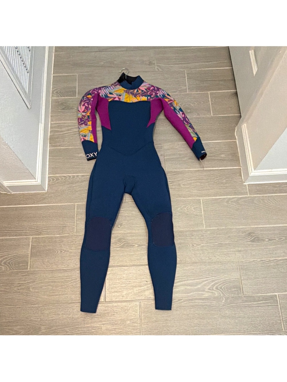 ROXY Swell Series 4/3 Back Zip Full Wetsuit Women’s Size 4 ERJW103124